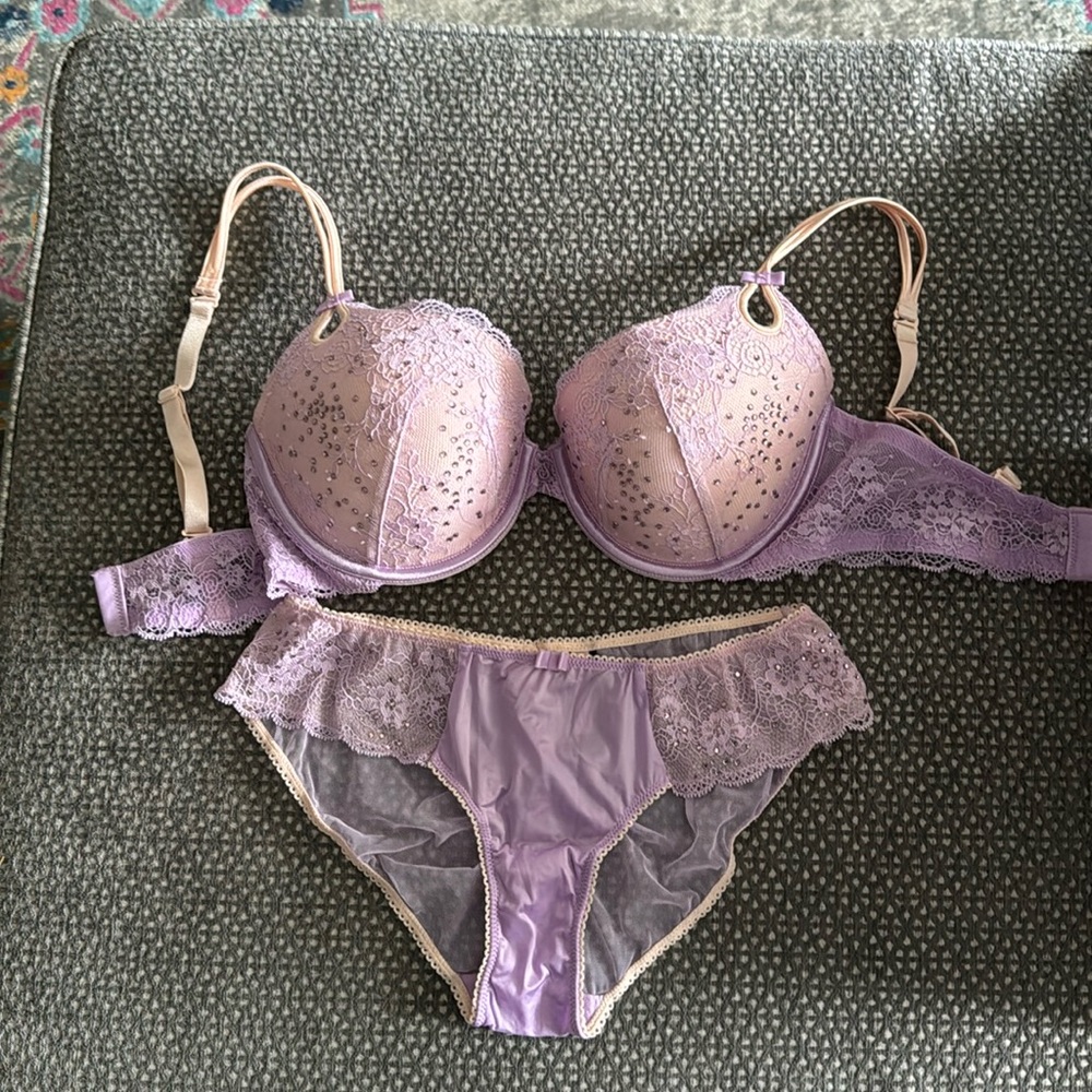 Victorias Secret push up bra